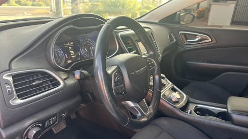 Used 2015 Chrysler 200 Limited w/ Convenience Group image 24