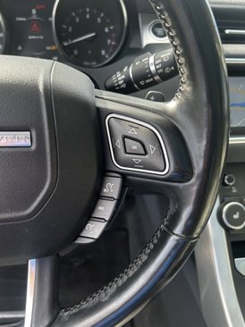 Used 2017 Land Rover Range Rover Evoque SE Premium image 25