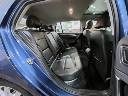 Used 2019 Volkswagen Golf SE w/ Driver Assistance Package image 18