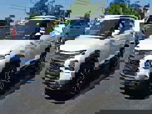 Used 2023 Chevrolet TrailBlazer ACTIV w/ Sun and Liftgate Package image 3