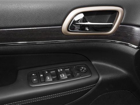 Used 2014 Jeep Grand Cherokee Limited w/ Luxury Group II image 22