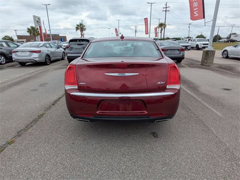 Used 2019 Chrysler 300 Limited image 9