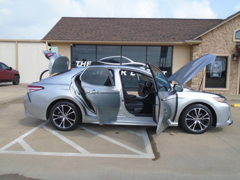 Used 2020 Toyota Camry SE image 21