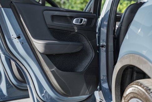 Certified 2023 Volvo XC40 B5 Plus w/ Driver Assist Package image 34