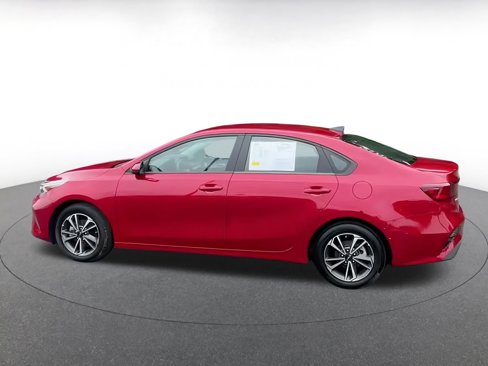 Used 2024 Kia Forte LXS image 3