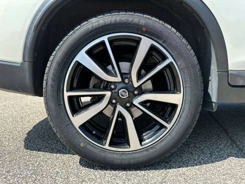 Certified 2019 Nissan Rogue SL w/ Premium Package image 17