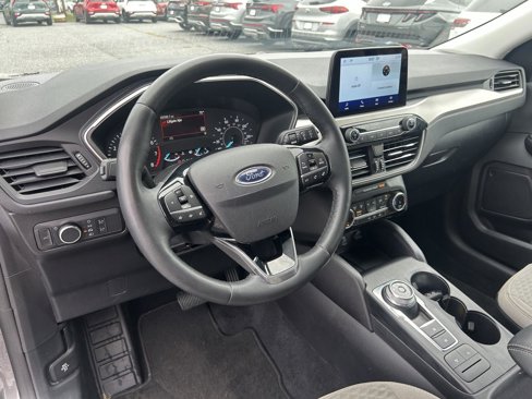 Used 2022 Ford Escape SE w/ SE Sport Appearance Package image 13