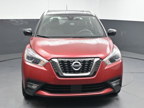 Used 2020 Nissan Kicks SR image 2