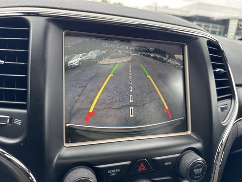 Used 2017 Jeep Grand Cherokee Limited image 20