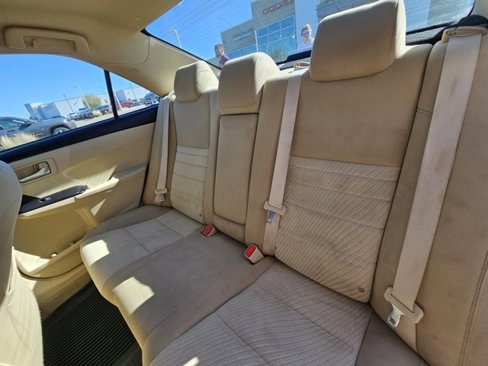 Used 2017 Toyota Camry LE image 12