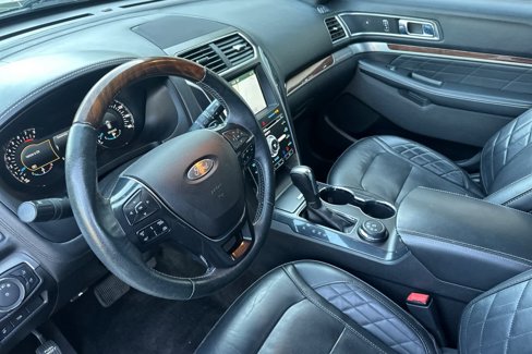 Used 2017 Ford Explorer Platinum image 11
