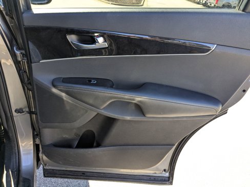 Used 2016 Kia Sorento EX image 32