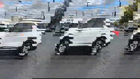 Used 2020 Ford Explorer XLT w/ Comfort Package image 5