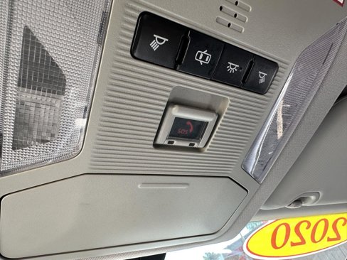 Used 2020 Toyota RAV4 LE image 20