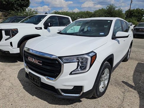 Used 2023 GMC Terrain SLE image 1