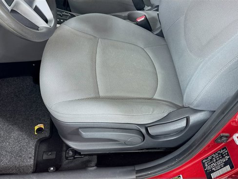 Used 2013 Hyundai Accent GS image 18