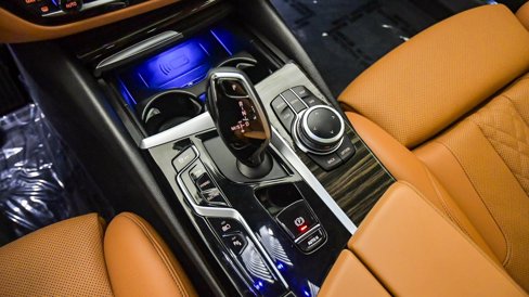 Certified 2022 BMW 530e w/ Executive Package image 24