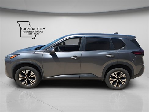 Used 2022 Nissan Rogue SV image 4
