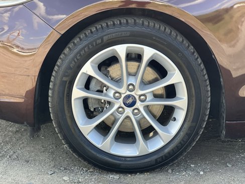 Used 2019 Ford Fusion SEL image 12