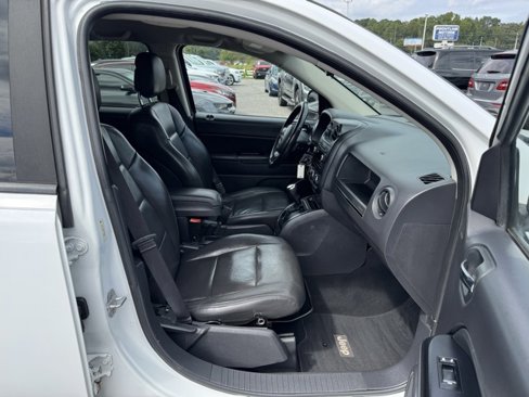Used 2011 Jeep Compass Sport image 9