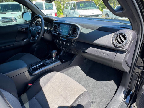 Used 2023 Toyota Tacoma TRD Off-Road image 8