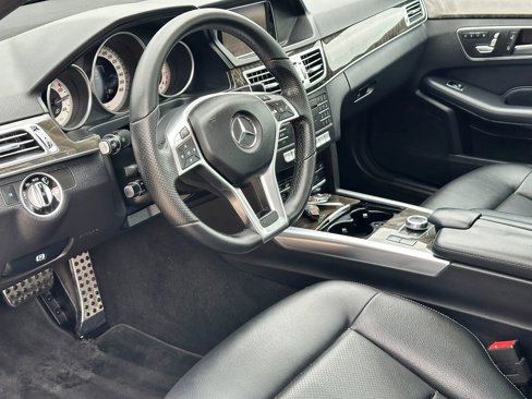 Used 2016 Mercedes-Benz E 350 4MATIC Sedan w/ Premium Package image 10