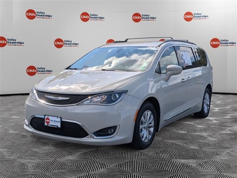 Used 2017 Chrysler Pacifica Touring-L image 1