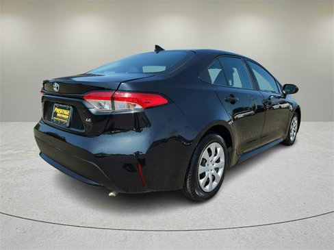 Used 2021 Toyota Corolla LE image 7