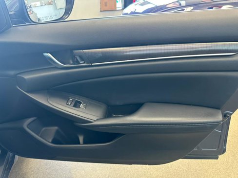 Used 2018 Honda Accord Sport image 37