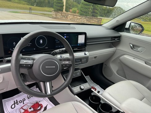 Used 2024 Hyundai Kona Limited image 11