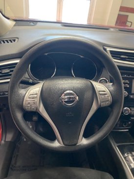 Used 2016 Nissan Rogue SV image 18