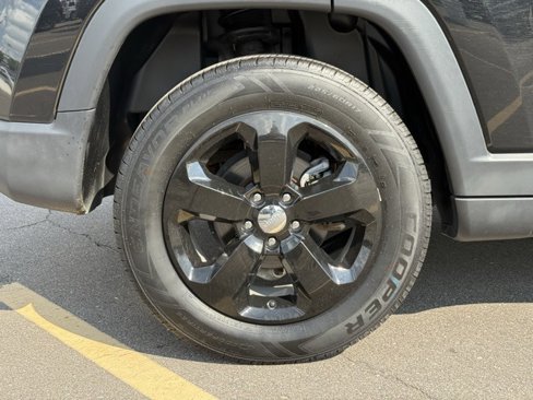 Certified 2018 Jeep Compass Latitude w/ Cold Weather Group image 5