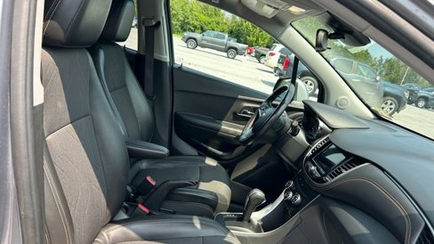 Used 2019 Chevrolet Trax LT w/ LT Convenience Package image 46