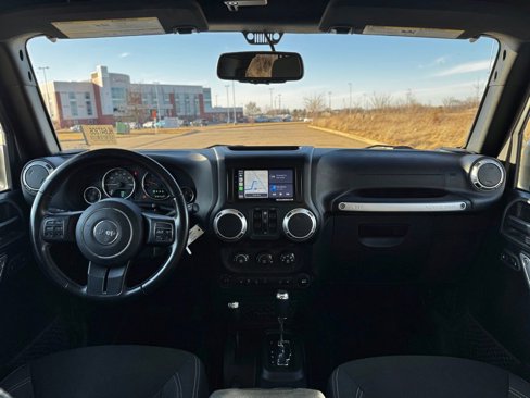 Used 2017 Jeep Wrangler Unlimited Sahara w/ Connectivity Group image 24