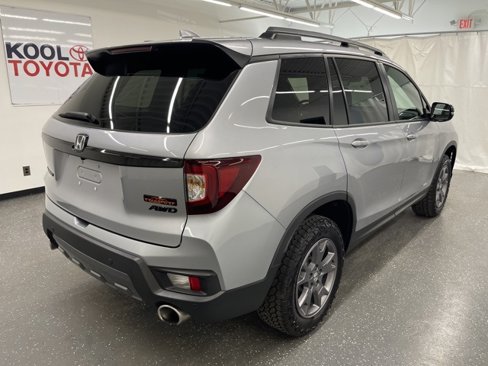 Used 2024 Honda Passport TrailSport image 2