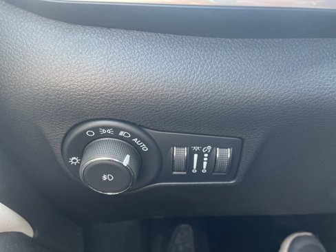 New 2025 Jeep Compass Limited image 20
