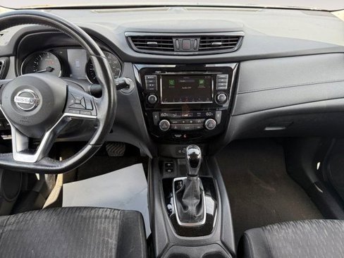 Used 2019 Nissan Rogue SV w/ Premium Package image 11