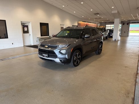 Used 2021 Chevrolet TrailBlazer LT image 2