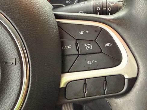 Used 2020 Jeep Renegade Latitude image 13