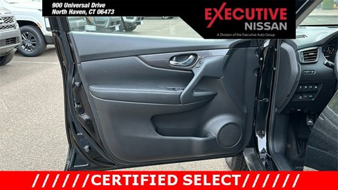 Certified 2020 Nissan Rogue SV image 9
