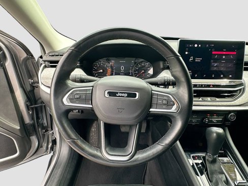 Used 2022 Jeep Compass Latitude image 12