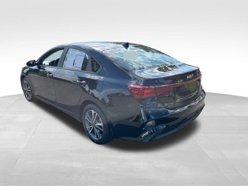 Used 2023 Kia Forte LXS image 5