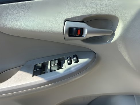 Used 2012 Toyota Corolla LE image 21