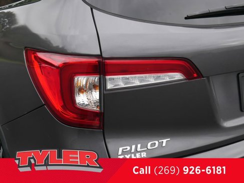 Used 2020 Honda Pilot Touring image 11