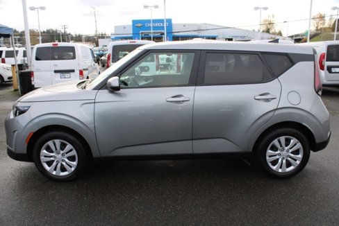 Used 2023 Kia Soul LX image 4