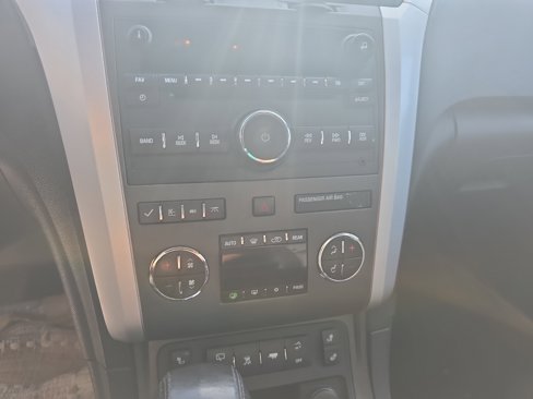 Used 2011 Chevrolet Traverse LT w/ LPO, 'HIT The Road' Package image 15