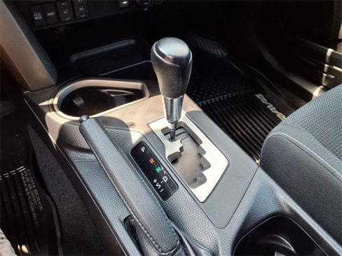 Used 2018 Toyota RAV4 XLE image 21