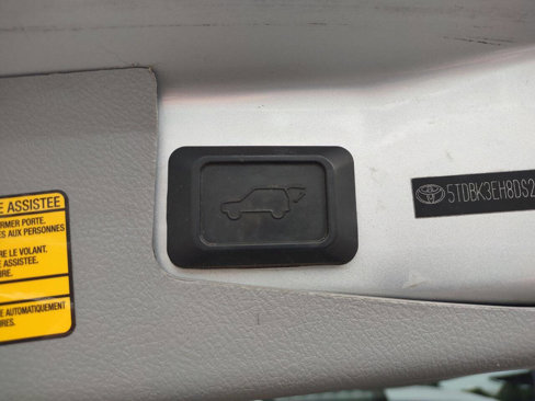 Used 2013 Toyota Highlander SE image 29