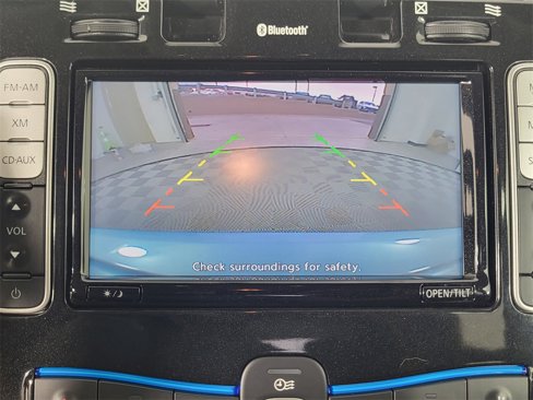 Used 2015 Nissan Leaf SV image 17