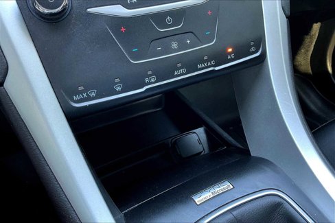 Used 2015 Ford Fusion SE image 31